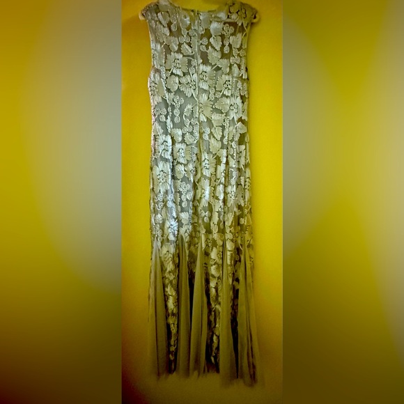 Alex Evenings Form Evening Dress - Picture 3 of 15